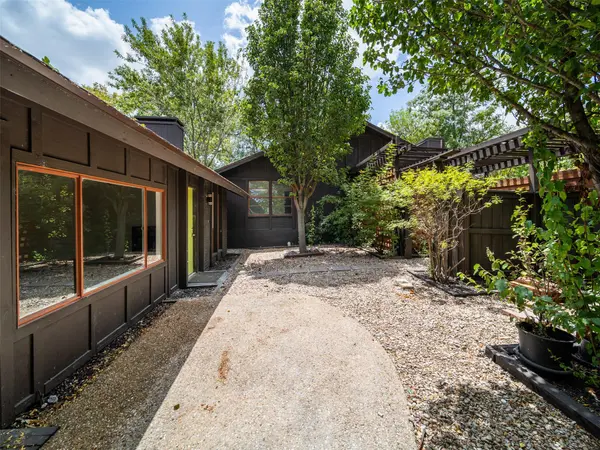 6413 Auburn DR, Austin, TX 78723