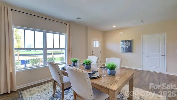 33 Ridgehaven DR, Waynesville, NC 28786