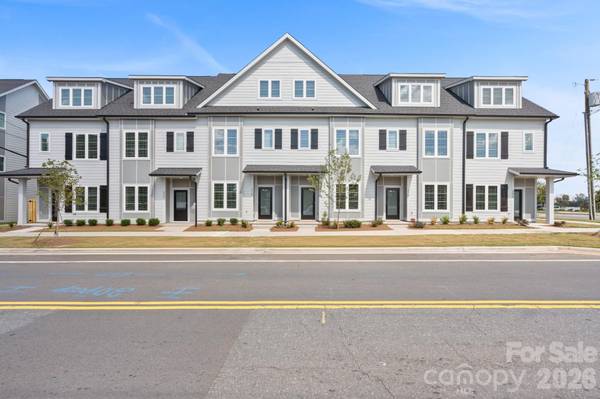 246 Freeland LN, Charlotte, NC 28217
