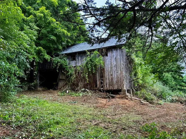 150 Weaver RD, Elizaville, NY 12523