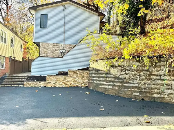 101 Firwood RD, Port Washington, NY 11050