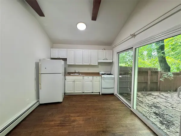 101 Firwood RD, Port Washington, NY 11050