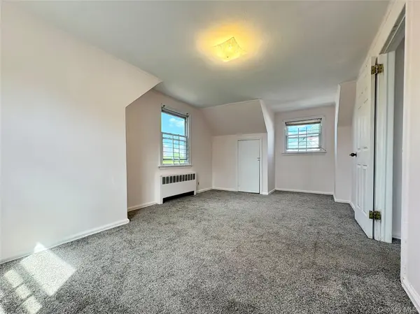 Address not disclosed, Valley Stream, NY 11580