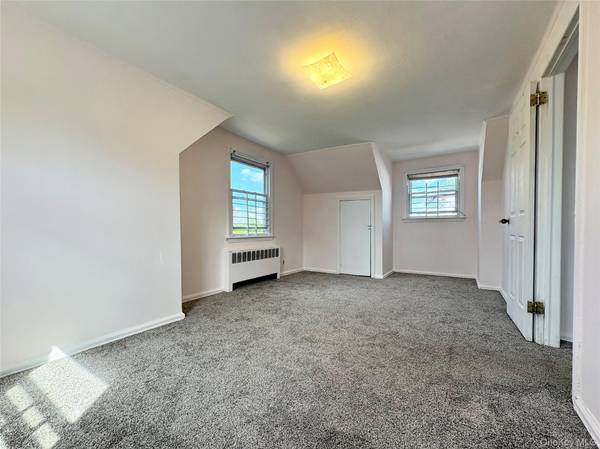 Address not disclosed, Valley Stream, NY 11580