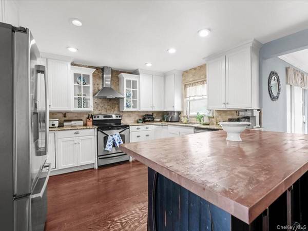 1262 Barberry RD, Wantagh, NY 11793