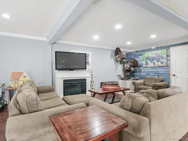 1262 Barberry RD, Wantagh, NY 11793
