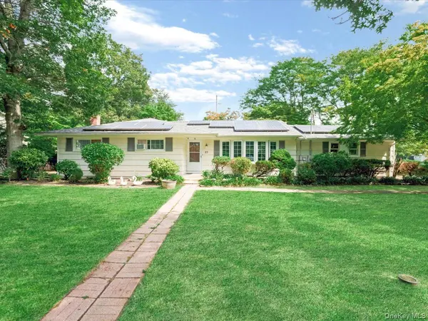 23 Hren AVE, Huntington, NY 11743