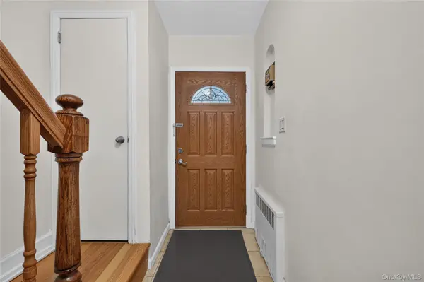 58-07 210th ST, Oakland Gardens, NY 11364