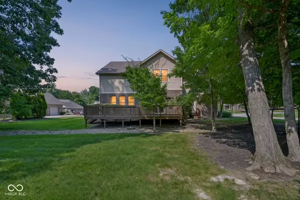 6677 W May Apple DR, Mccordsville, IN 46055