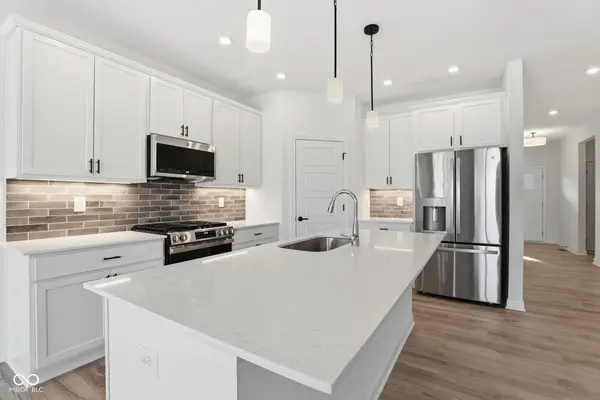 838 J McCool WAY, Greenwood, IN 46142