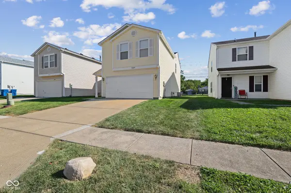 10629 Glenayr DR, Camby, IN 46113