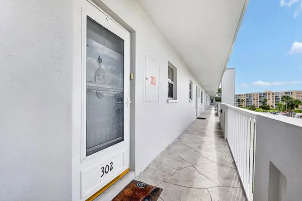 4240 IRONWOOD CIR #302A, Bradenton, FL 34209