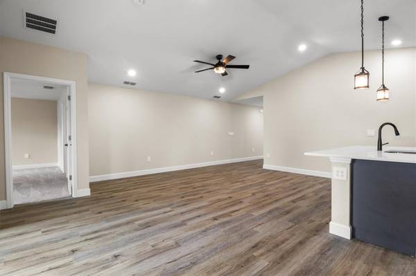 1912 FRUITLAND PARK CIR, Eagle Lake, FL, 33839 photo 5