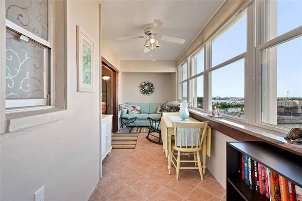 4550 COVE CIR #1009, St Petersburg, FL, 33708 photo 15