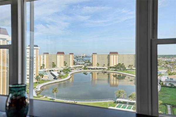 4550 COVE CIR #1009, St Petersburg, FL, 33708 photo 11