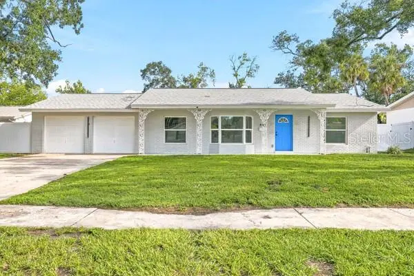 8011 FOUNTAIN AVE, Tampa, FL 33615