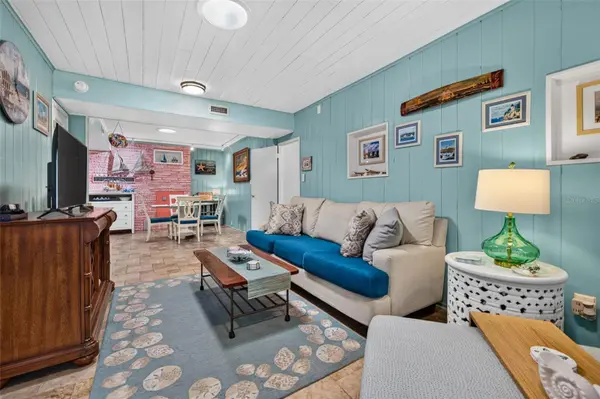 114 81ST ST, Bradenton Beach, FL 34217