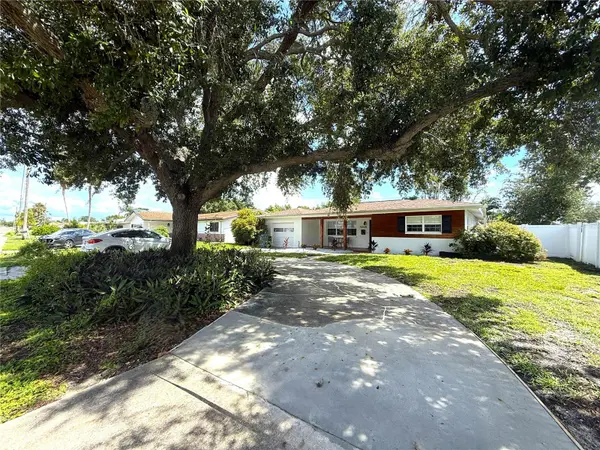 1048 40TH AVE NE, St Petersburg, FL 33703