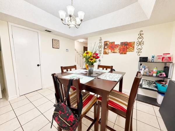 7535 ABONADO RD #B, Tampa, FL, 33615 photo 3