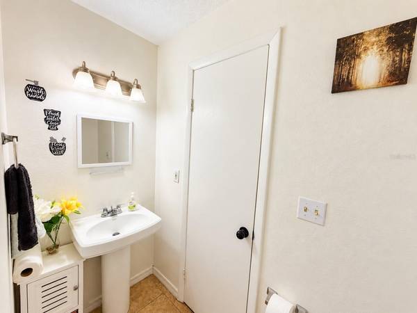 7535 ABONADO RD #B, Tampa, FL, 33615 photo 8
