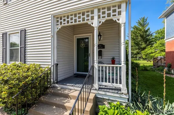 717 Clark ST, St Charles, MO 63301