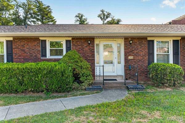 1608 Daleview ST, Columbia, IL 62236
