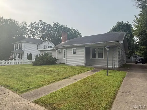 423 W Fayette ST, Pittsfield, IL 62363