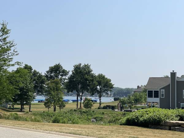 40446 N South Newport DR, Antioch, IL 60002