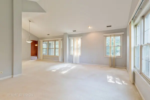 114 Princeton LN, Glenview, IL 60026