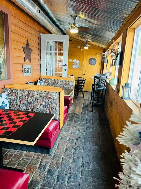 33 S US HWY 12, Fox Lake, IL 60020