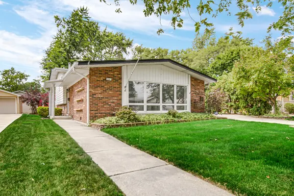 418 N Longwood DR, Glenwood, IL 60425
