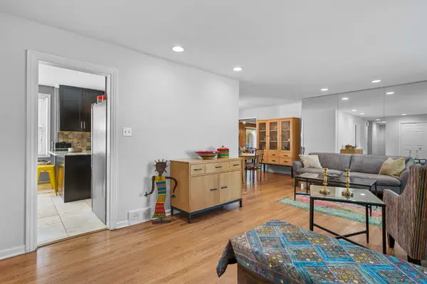 3701 Roth TER, Skokie, IL 60076
