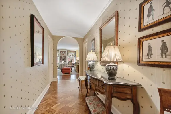 73 E Elm ST #3A, Chicago, IL 60611