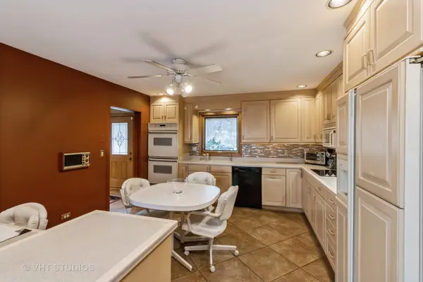 4604 Oak Crest RD, Crystal Lake, IL 60012