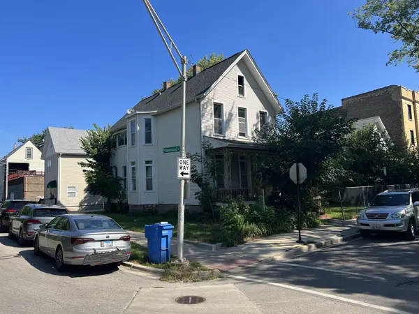 1756 W Henderson ST, Chicago, IL 60657