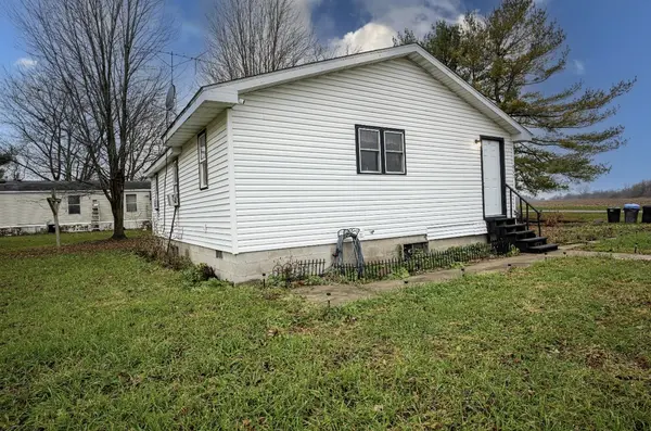 807 3rd ST, Beaverville, IL 60912