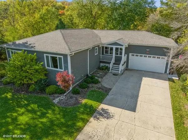 1270 Winaki TRL, Algonquin, IL 60102