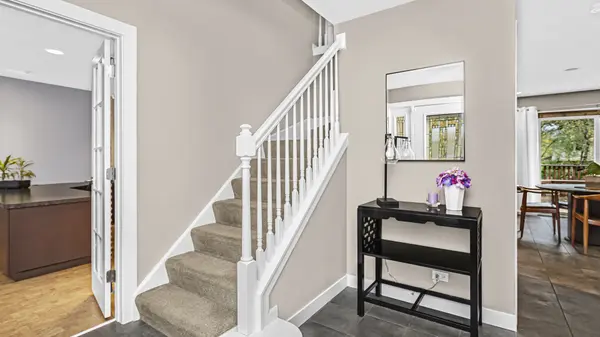318 Sutcliffe CIR, Vernon Hills, IL 60061