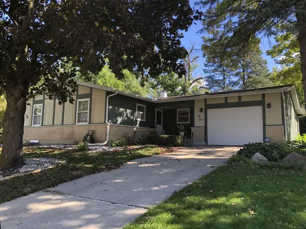 4311 Front Royal DR, Mchenry, IL 60050