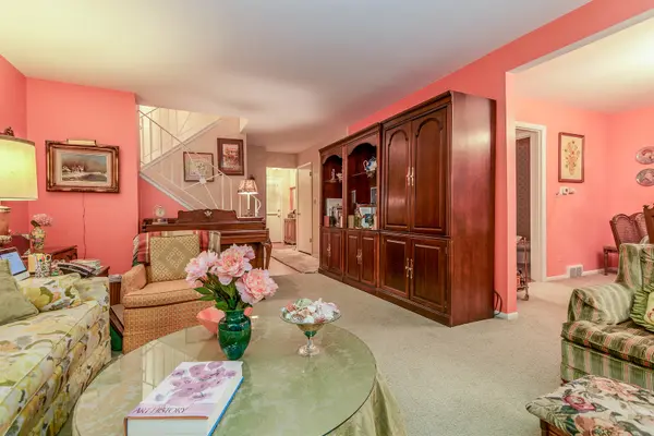 245 Essex PL, Wilmette, IL 60091