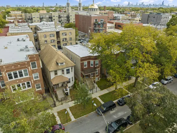4451 N Sawyer AVE, Chicago, IL 60625