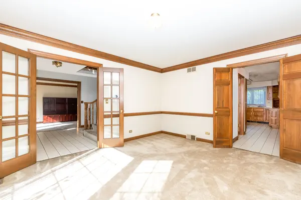 705 Chippewa DR, Naperville, IL 60563