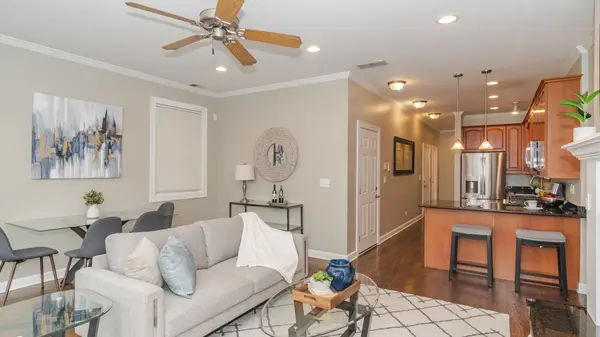 2631 W Belmont AVE #3, Chicago, IL 60618