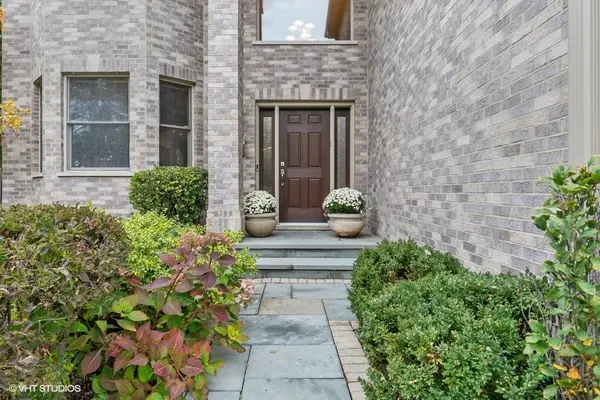 1520 Dartmouth LN, Deerfield, IL 60015