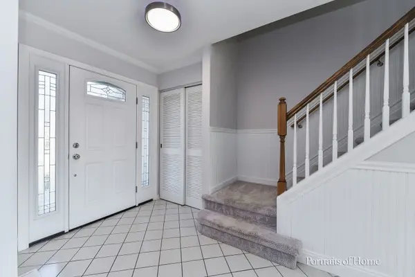 17 W HINTZ RD, Arlington Heights, IL 60004