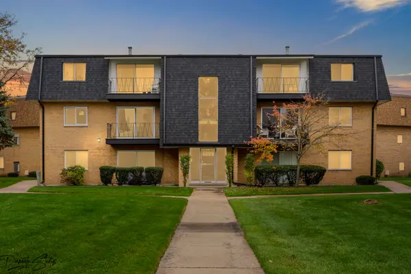 4909 W 109th ST #201, Oak Lawn, IL 60453