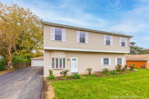 212 HARWOOD DR, Bolingbrook, IL 60440