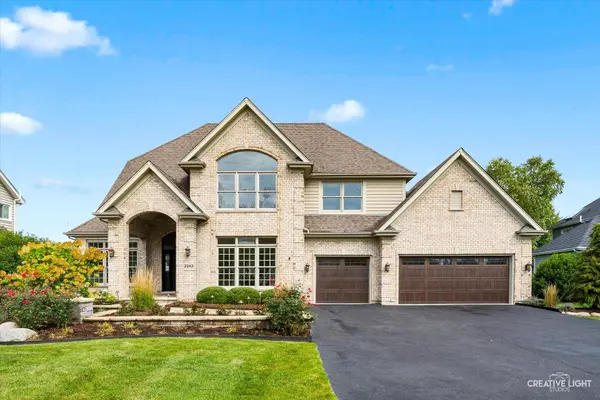2243 Fox Fire CT, Geneva, IL 60134