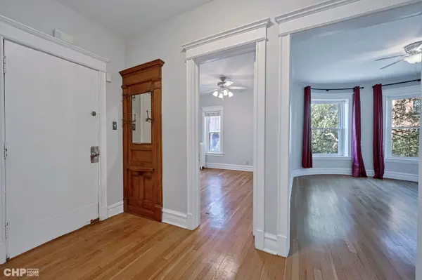 3839 N Wilton AVE #1, Chicago, IL 60613