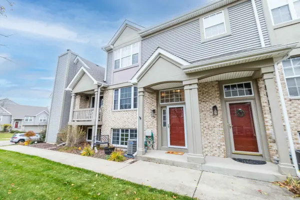 8013 Windsor DR, Darien, IL 60561